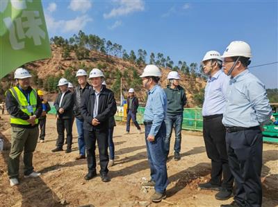邓长球到海河公司北海市小江水库除险加固工程（EPC）总承包项目调研指导工作